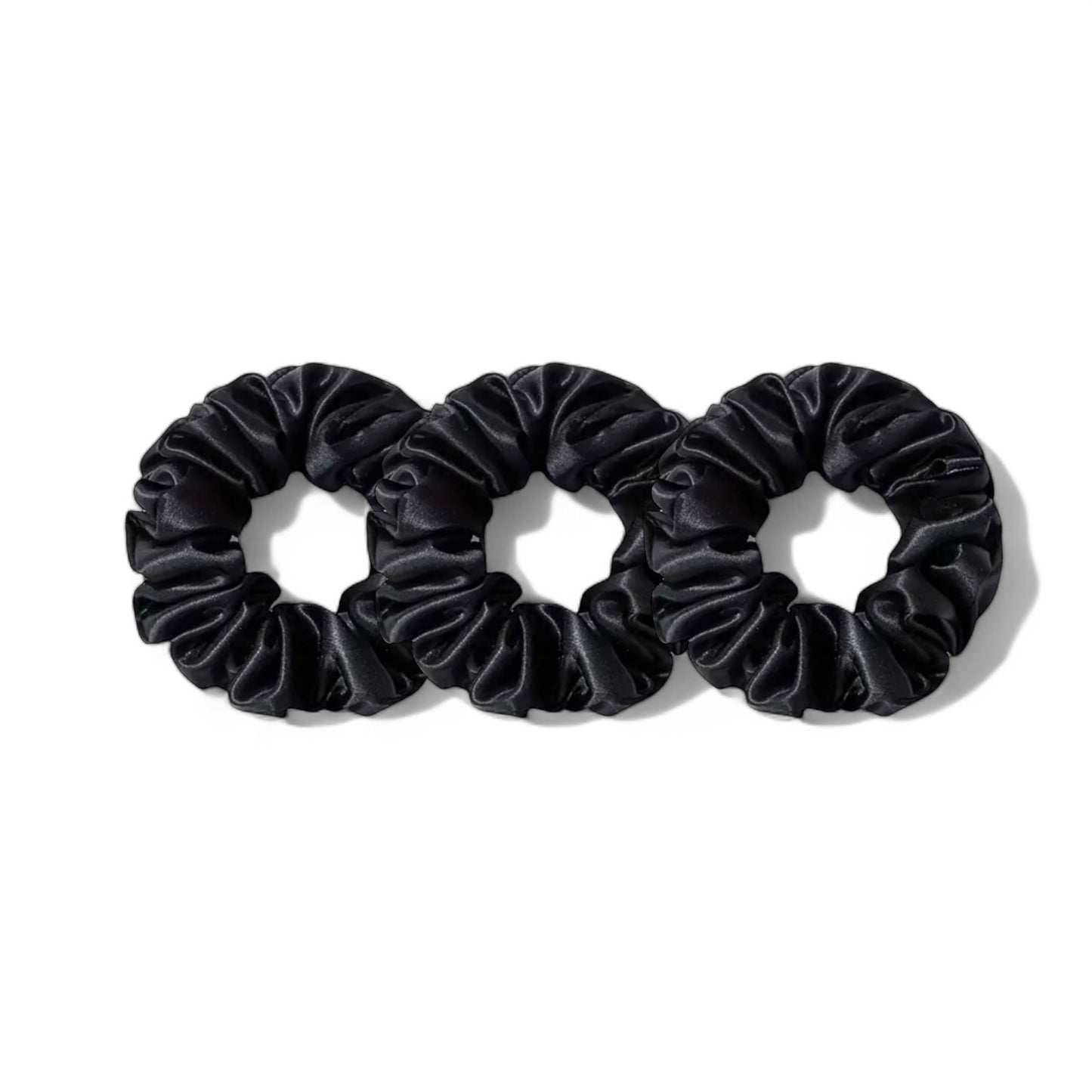 Mulberry Silk medium scrunchies set of 3. Designed to be anti crease, anti breakage.